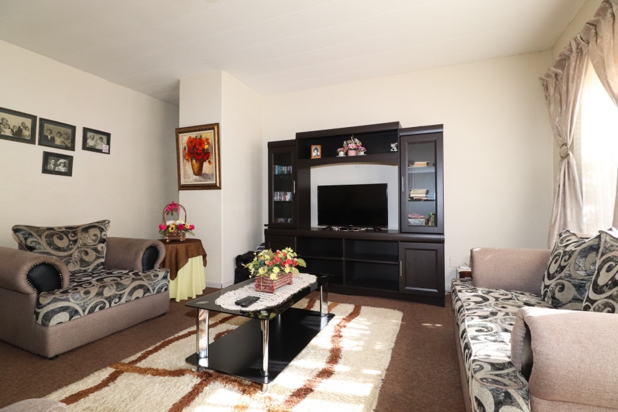 2 Bedroom Property for Sale in La Hoff North West